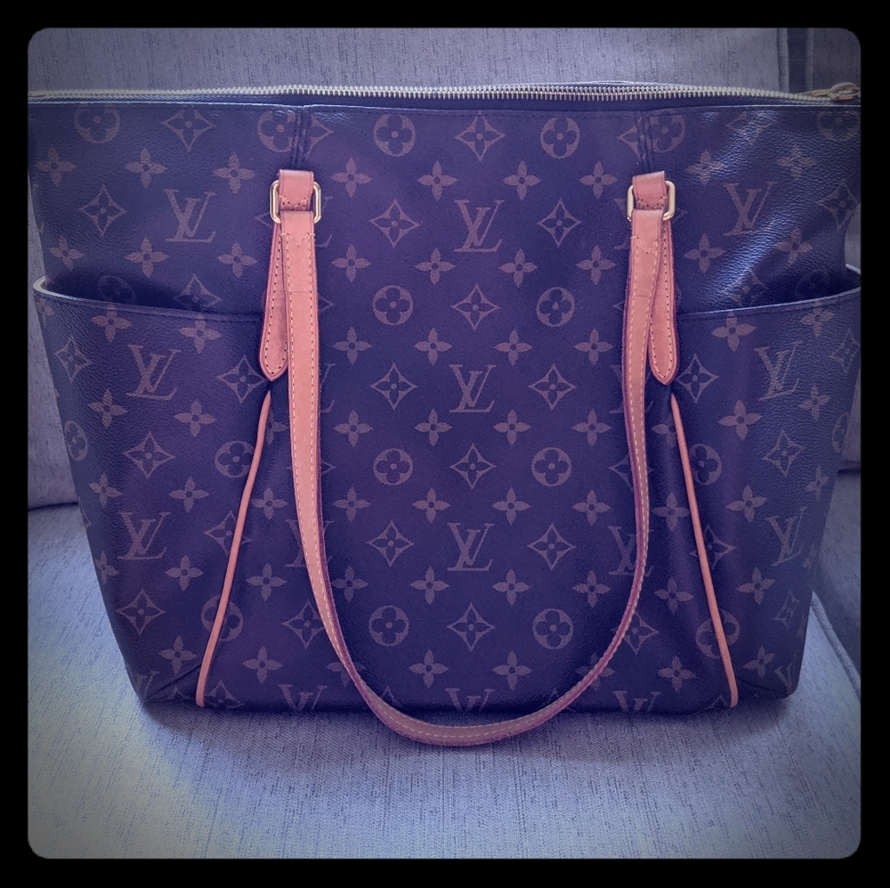 Large Authentic Louis Vuitton Tote Purse